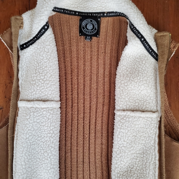 Women's Carolyn Taylor Faux Suede & Knit Vest - Picture 3 of 5